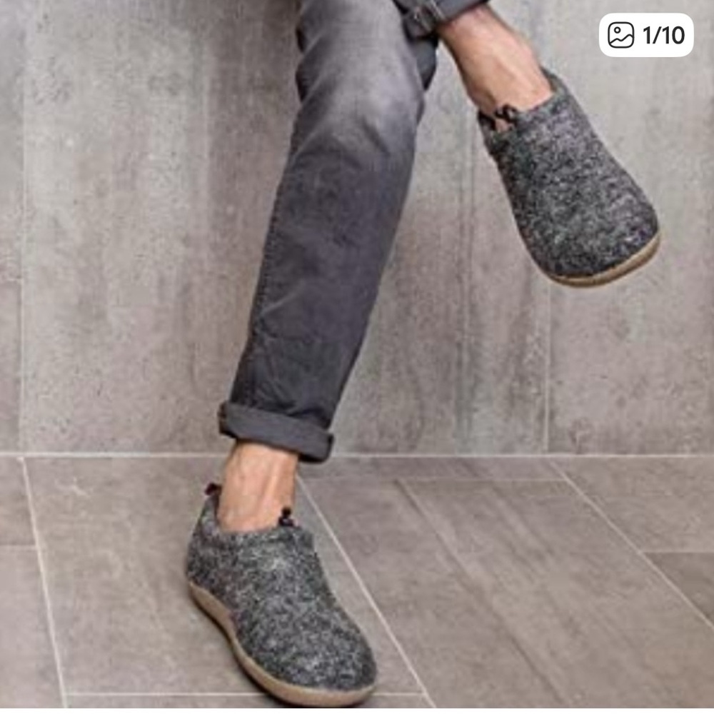 Giesswein Men's Gray Wool Slip-On Casual slippers 10